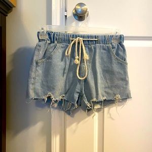 High waist, elastic waist band denim shorts